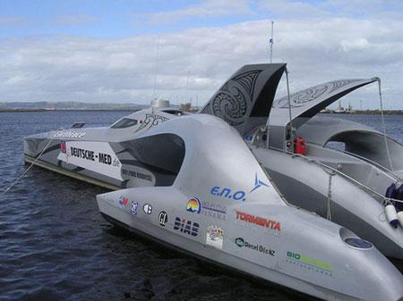 世界最快环保快艇“地球竞赛”Earthrace