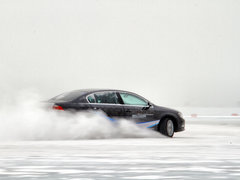 湖冰上的表演 一汽大众冰雪试驾体验(图)