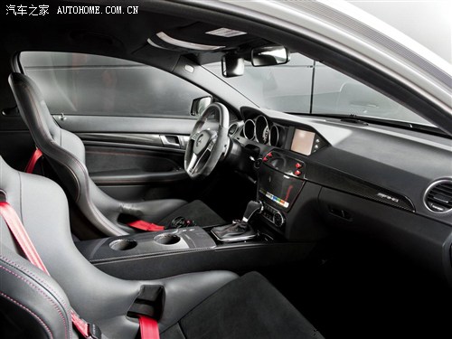 517马力 奔驰C63 AMG Coupe安全车发布