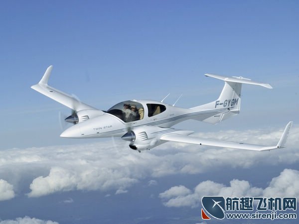 重庆可报名学开私人飞机 学费至少20万