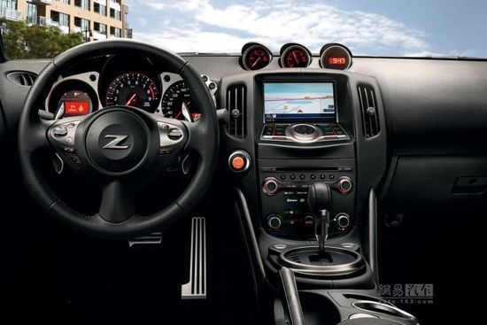 前脸小幅变化 改款日产370Z巴黎车展发布