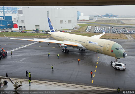 首架空中客车A350XWB飞机进入户外测试阶段