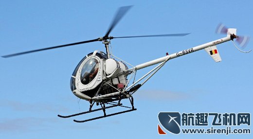 施瓦泽S300C：最佳的直升机飞行员教练机