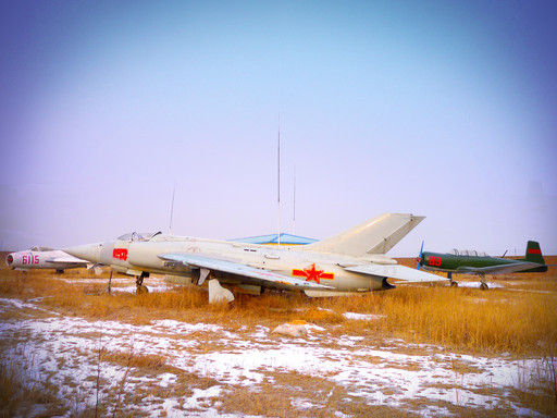 河北农民收藏数十架飞机开航空博物馆