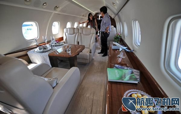 成龙Legacy650款型私人飞机内部曝光