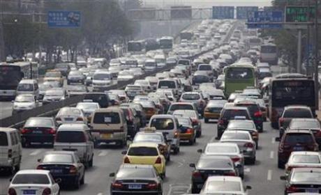 北京将严格机动车限行政策 控制用车强度
