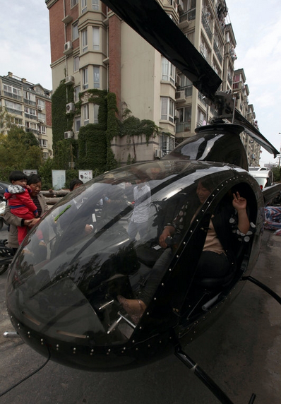 江苏男子美国购进6架私人直升机 已卖两架